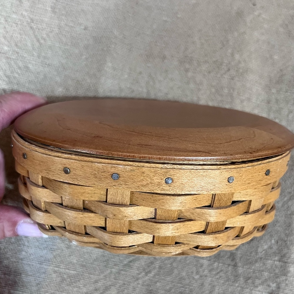 Longaberger Little Keepsakes Basket With Woodcraft Lid; 2003